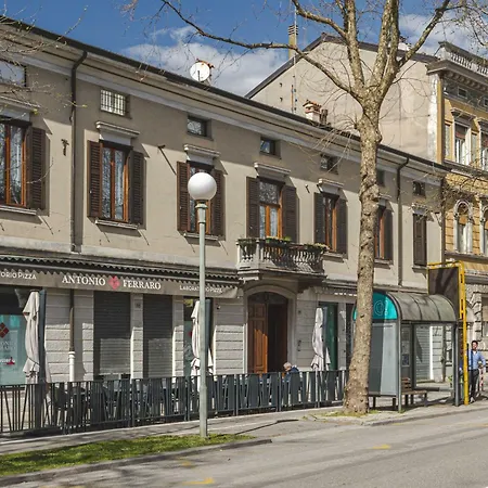 アパート Steve Mansion Centre